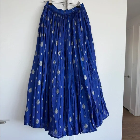 Elegant Royal Blue Embroidered Lehenga - Picture 9 of 13